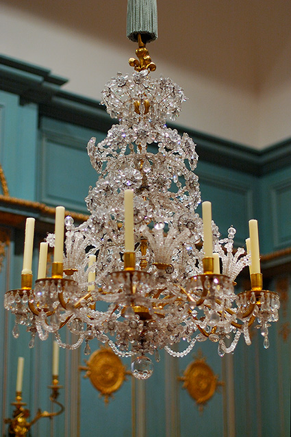 Chandelier_Paris_1695