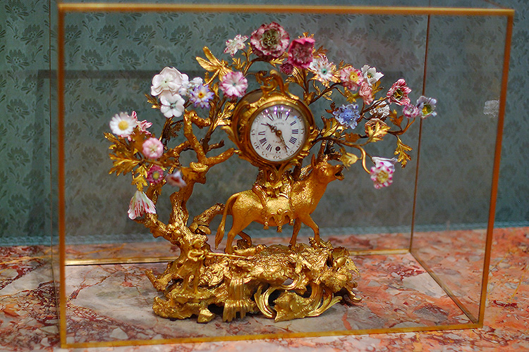 Clock_withDonkey_andFlowers_1712