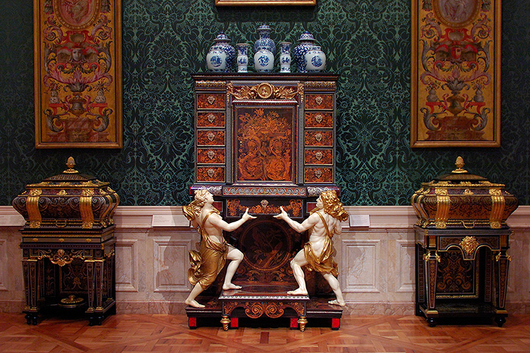 Cabinet_andCoffers_Boulle_1780