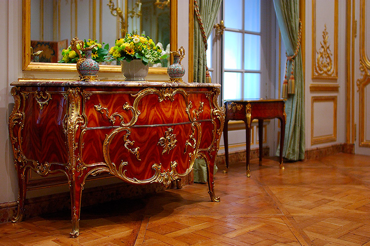 Martin Carlin Louis XVI style Black Lacquered Dining Room Set