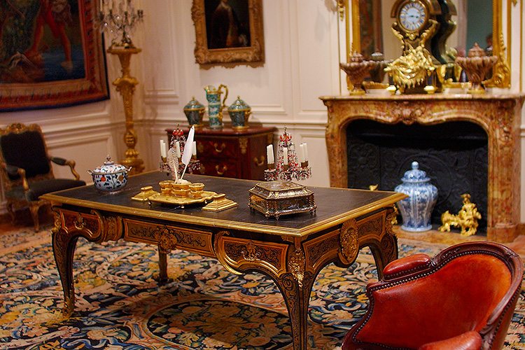 Martin Carlin Louis XVI style Black Lacquered Dining Room Set