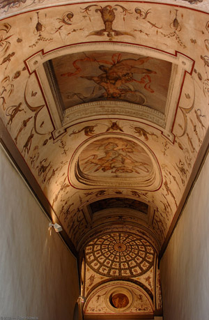 BarrelVault_StudioloHallway_5412