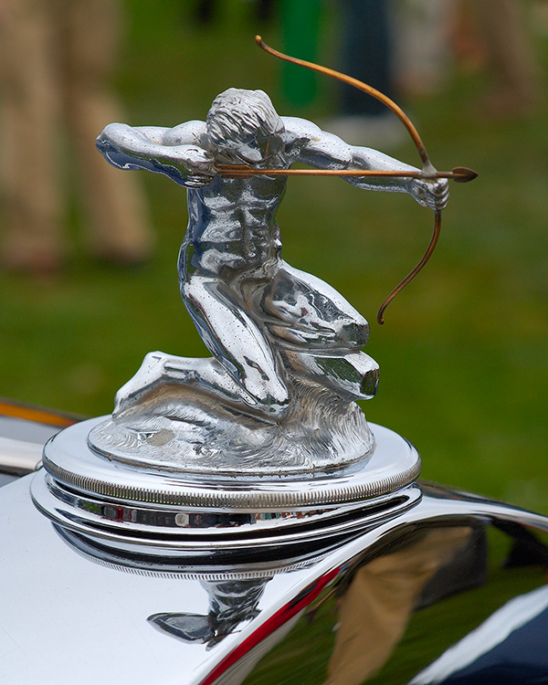 PierceArrow_Ornament_X4573M