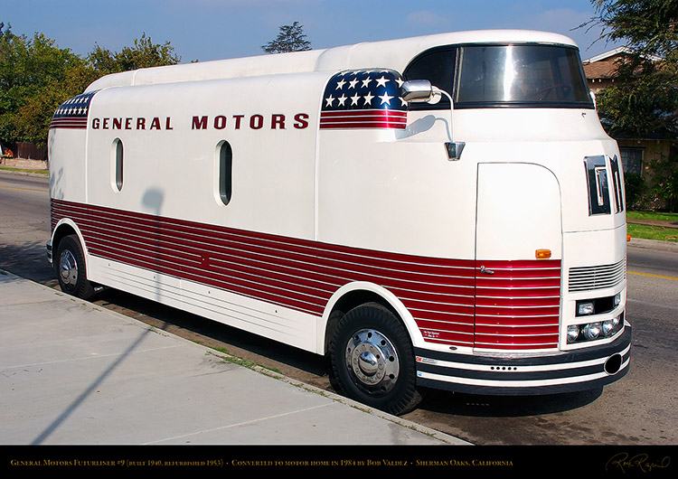 1953_GM_Futurliner_2490