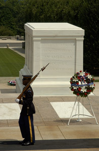 GuardingTheUnknownSoldier_3045