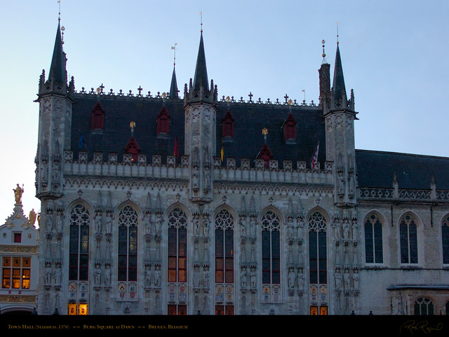 Bruges_Town_Hall_Dawn_2267