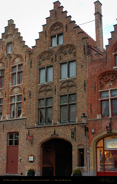 De_Witte_Poorte_Jan_van_Eyckplein_2160