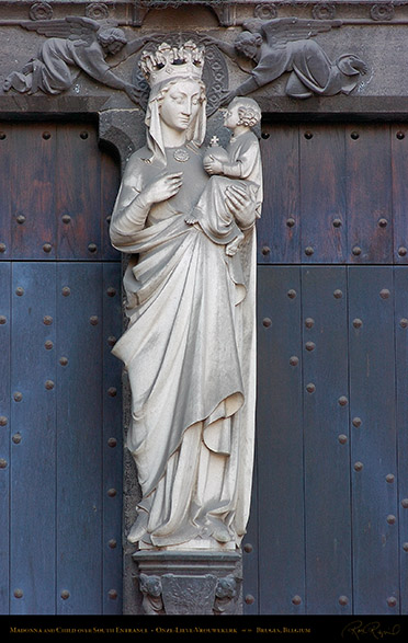 Madonna_and_Child_OLV_South_Entrance_2489