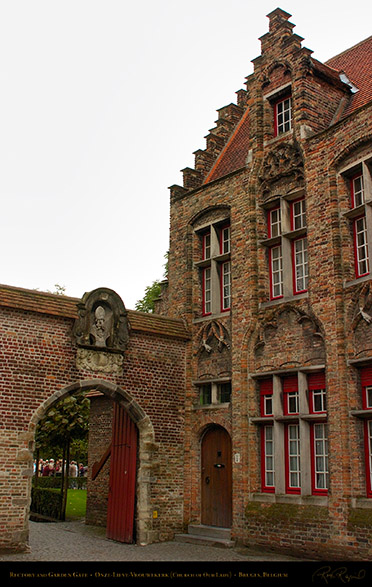 Rectory_Onze-Lieve-Vrouw_and_Garden_Gate_2033