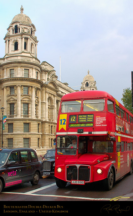 Routemaster_Double-Decker_Bus_0777