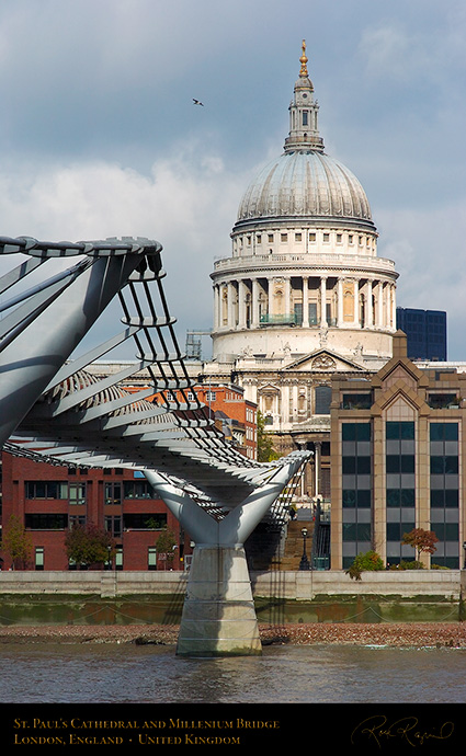 StPaulsCathedral_MillenniumBridge_1168