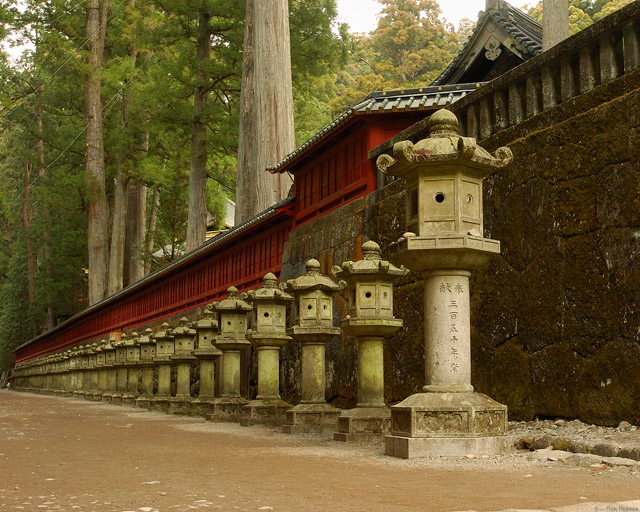 Nikko_Lanterns_8491