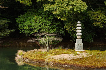 Kinkakuji_Hakuja_noTzuka_9275