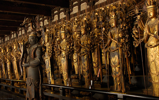 Les statues du Sanjûsangen-dô (source : www.digital-images.net)