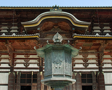 Todaiji_OctagonalLantern_9821