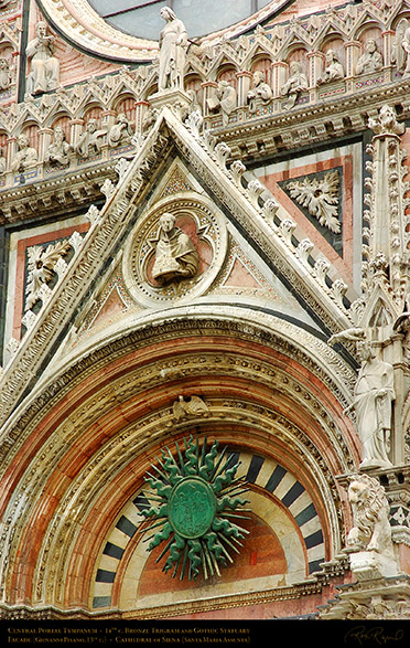 Central_Portal_Tympanum_Siena_Cathedral_6051
