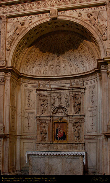 Piccolomini_Altar_Central_Arch_6215