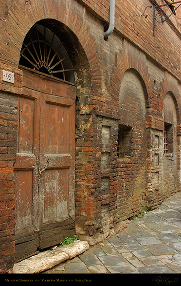 Medieval_Doorway_Via_di_San_Marco_5987