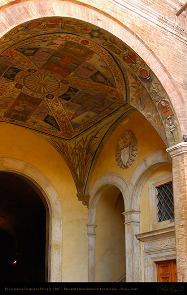 Palazzo_Chigi-Saracini_Entrance_Vault_6101