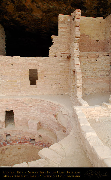 Mesa_Verde_Spruce_Tree_House_Central_Kiva_X9778