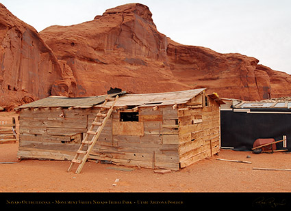 Monument_Valley_Navajo_Outbuildings_X1583