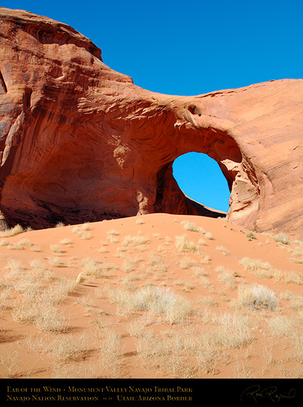 Monument_Valley_Ear_of_the_Wind_X1379