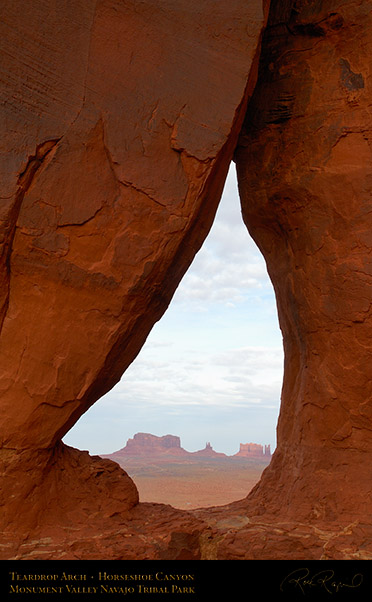 Monument_Valley_Tear_Drop_Arch_X1609