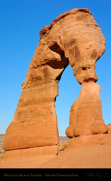 Delicate_Arch_at_Sunrise_1488