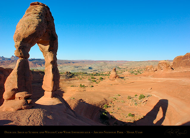 Delicate_Arch_at_Sunrise_1495