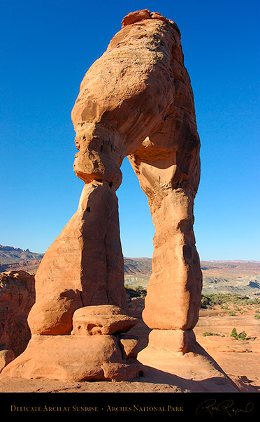 Delicate_Arch_at_Sunrise_1502