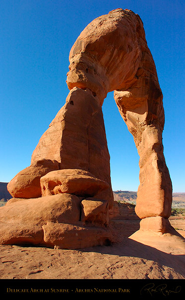 Delicate_Arch_at_Sunrise_1508