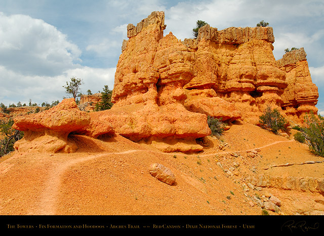 Red_Canyon_Towers_Arches_Trail_X2318
