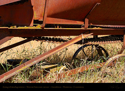 Antique_Farm_Equipment_Mariposa_4263