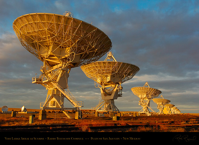 Very_Large_Array_at_Sunrise_7141
