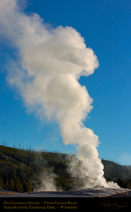 OldFaithful_atSunrise_0323