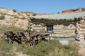 WolfeCabin_ArchesNP_1538LGsigned